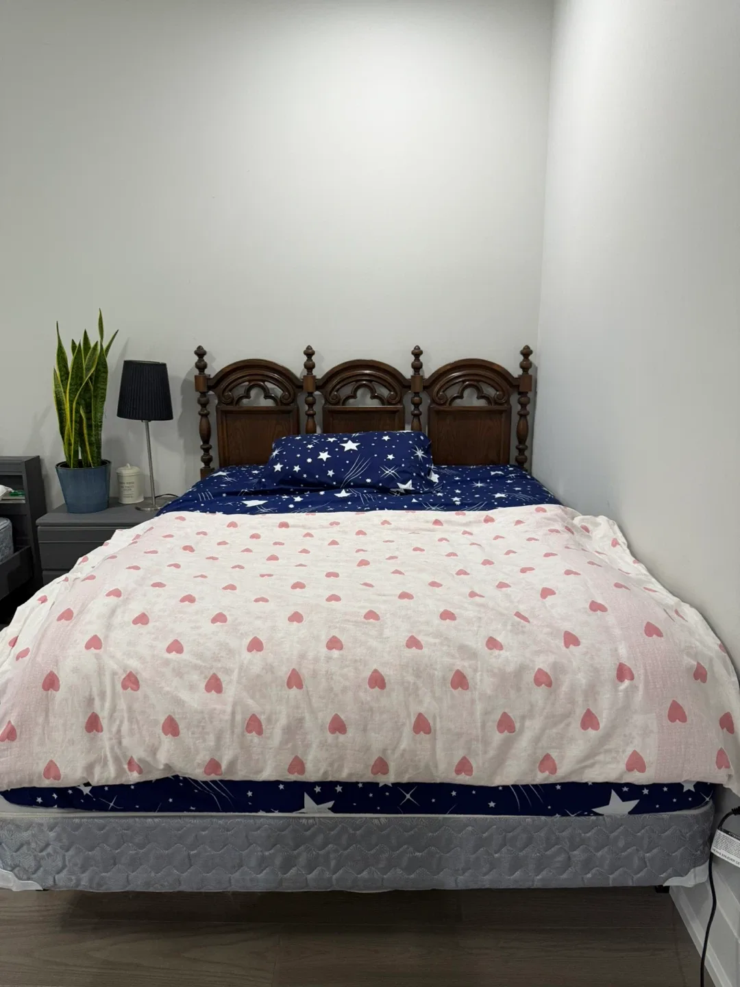 Queen Size Bed image indicator(2)