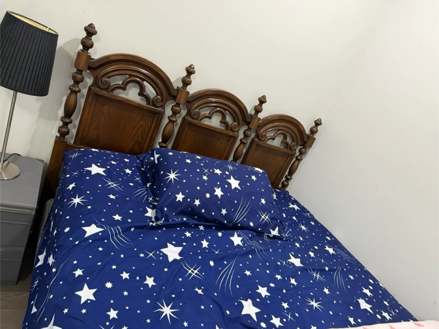 Queen Size Bed image indicator(3)