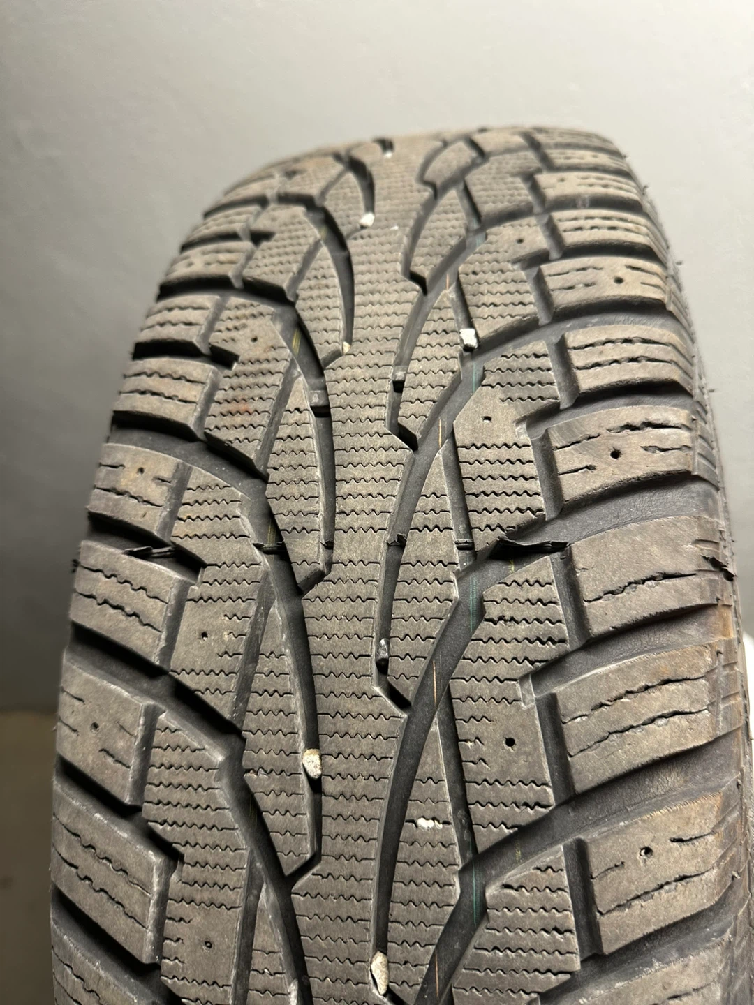 Uniroyal Tiger Paw Ice & Snow 3 - 225/65R17 Tire - photo 3