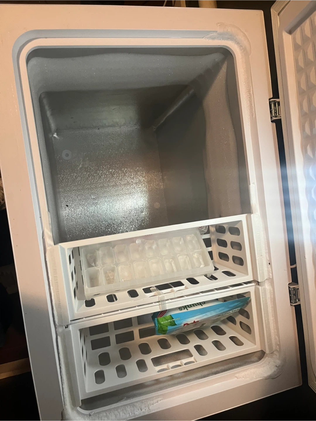 Chest  deep Freezer - photo 3