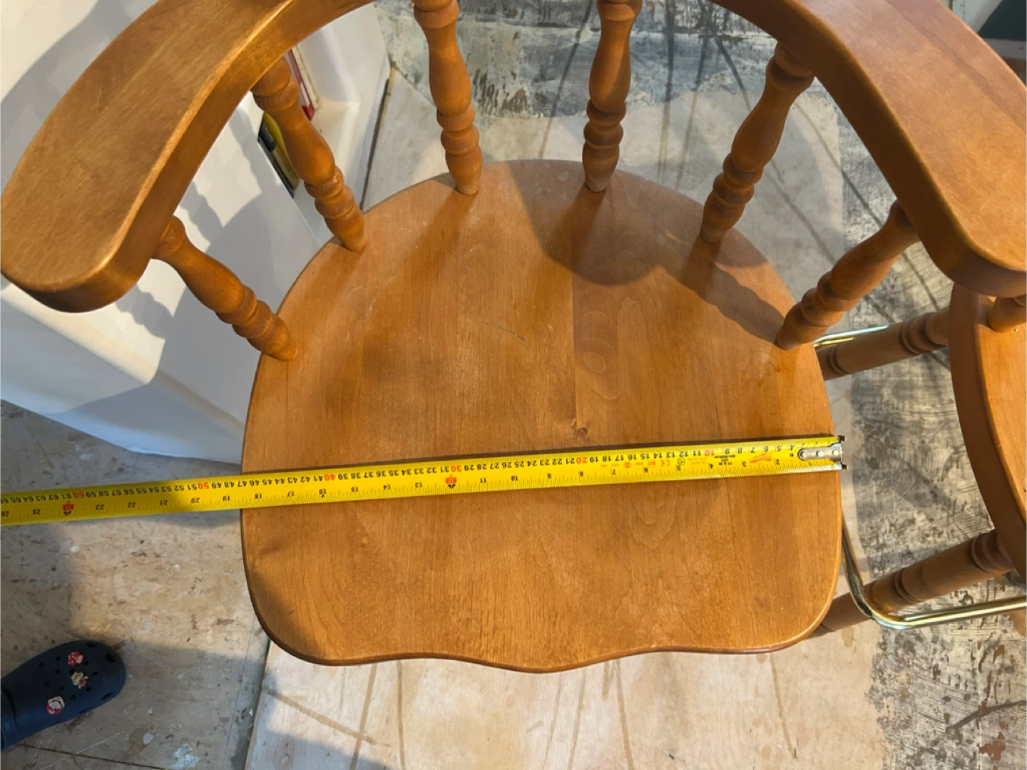 Pair of Swivel Bar Stools - Wood - photo 2