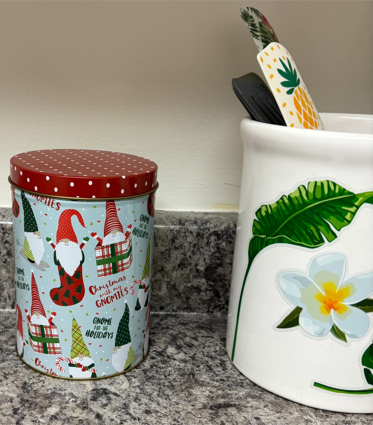 Gnome Holiday Napkins & Tins - photo 2