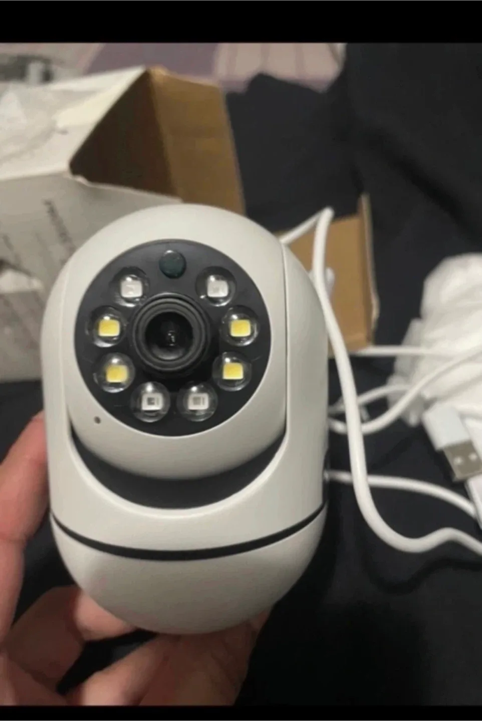 White Security Camera with Box 🥕 thumbnail