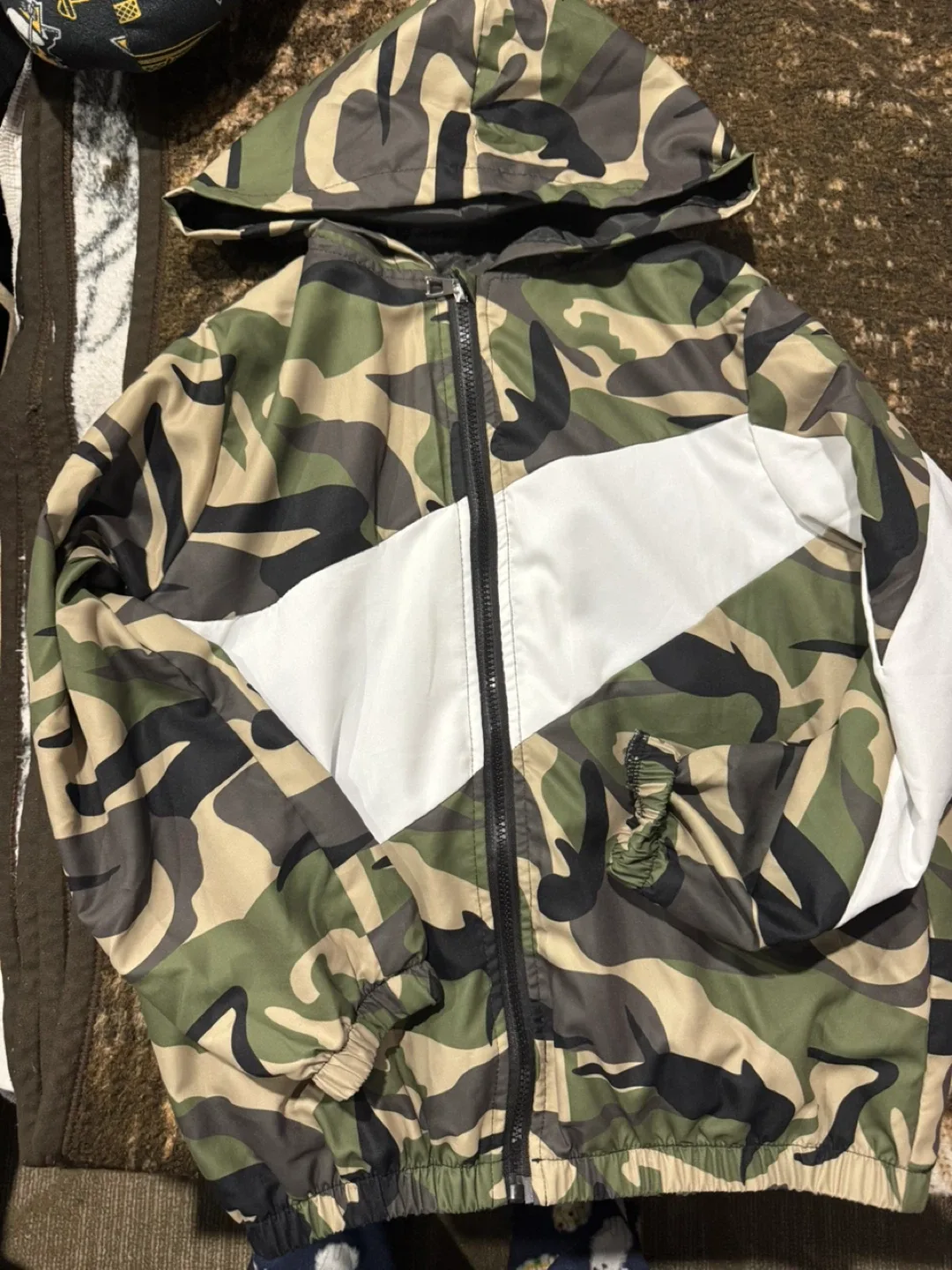 George XL/TG (14-16) Camo & Neon Green Windbreaker Jacket thumbnail