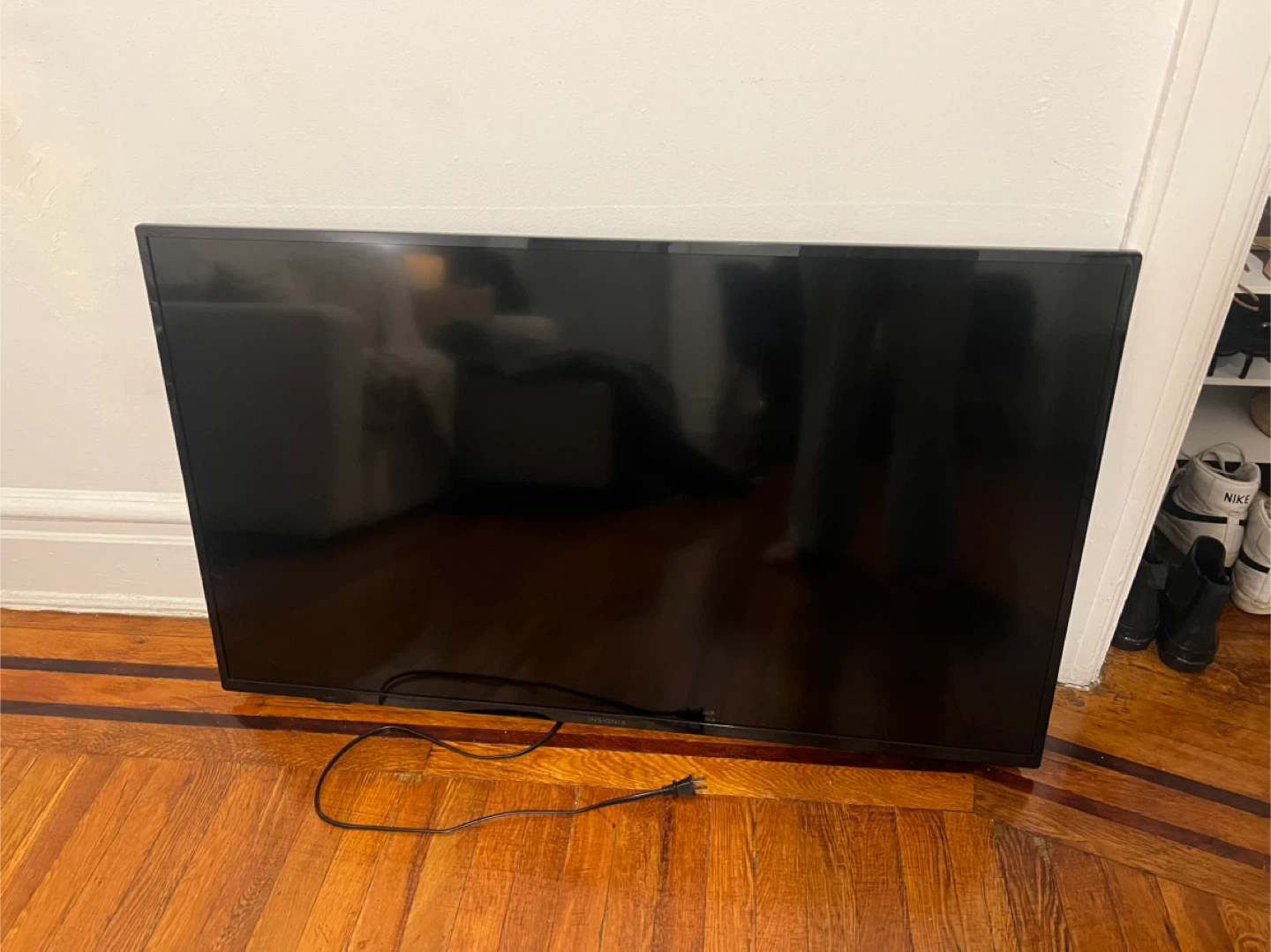 45 inch Insignia TV - photo 2