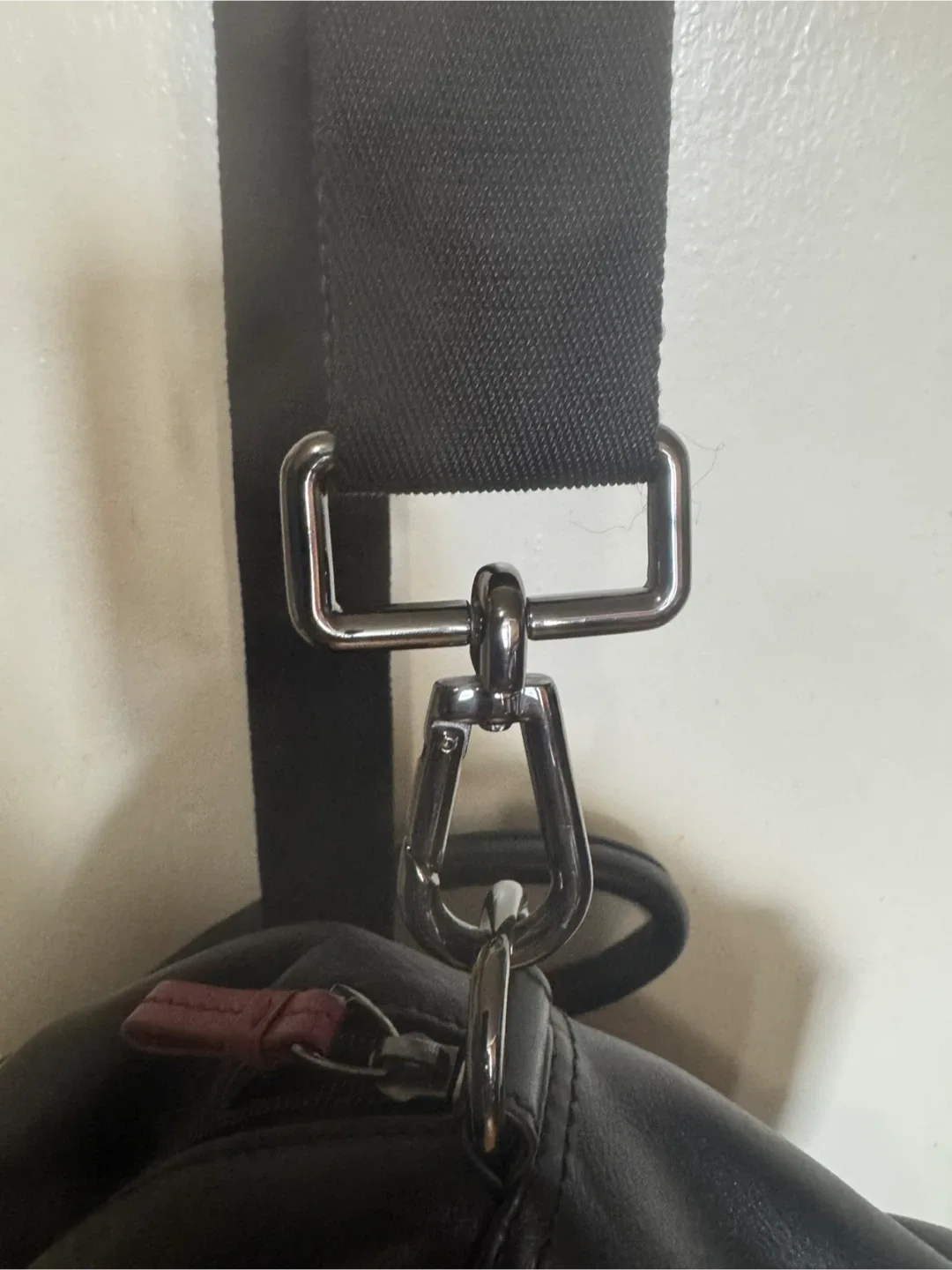 🥕Hugo Boss Black Leather Tote Bag image indicator(2)