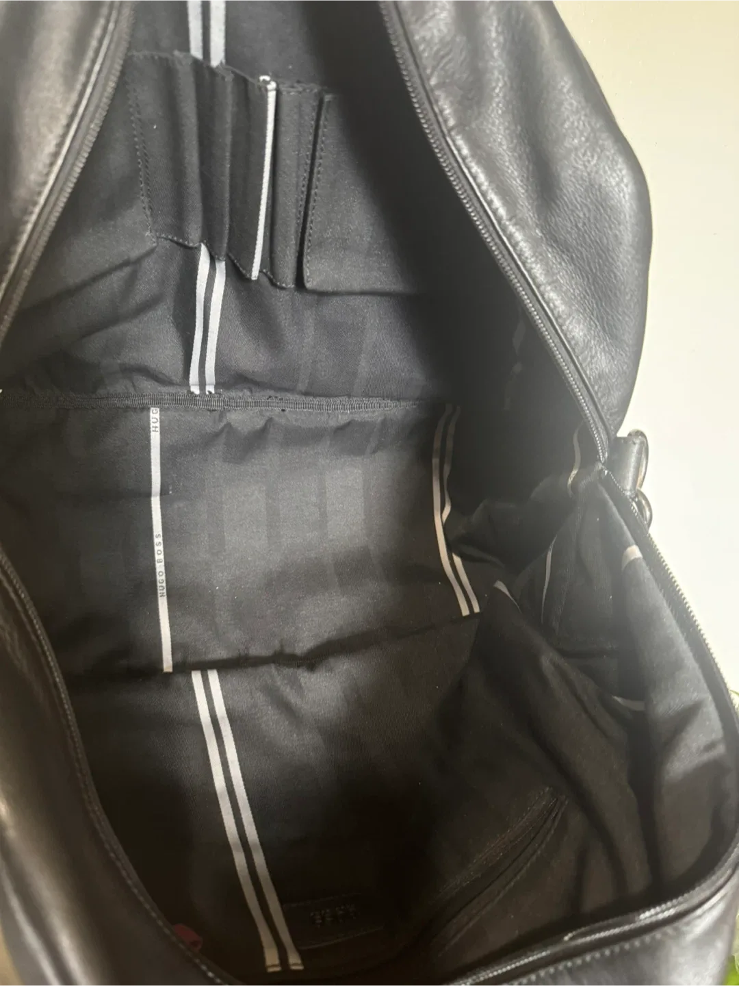 🥕Hugo Boss Black Leather Tote Bag image indicator(5)