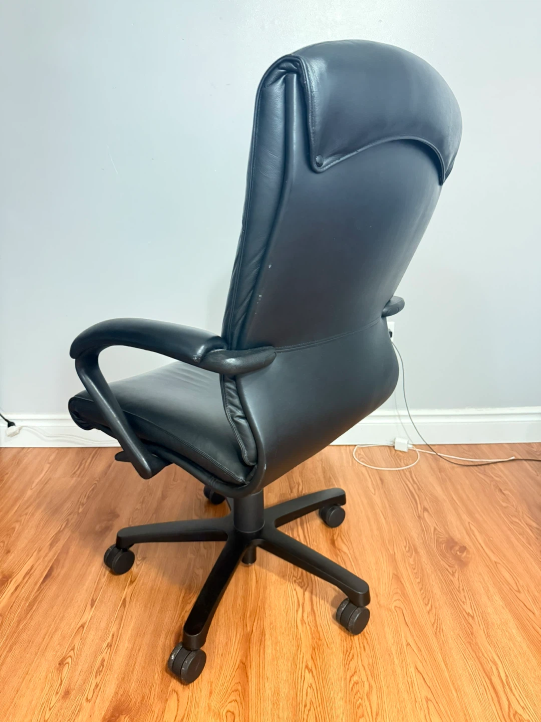 Black Leather Office Chair - photo 2