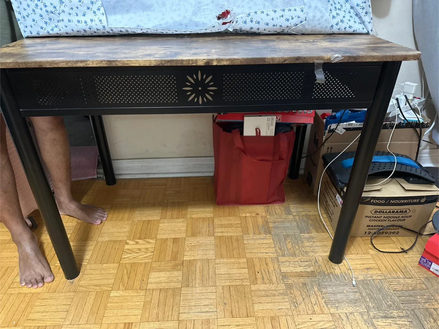 Office table thumbnail