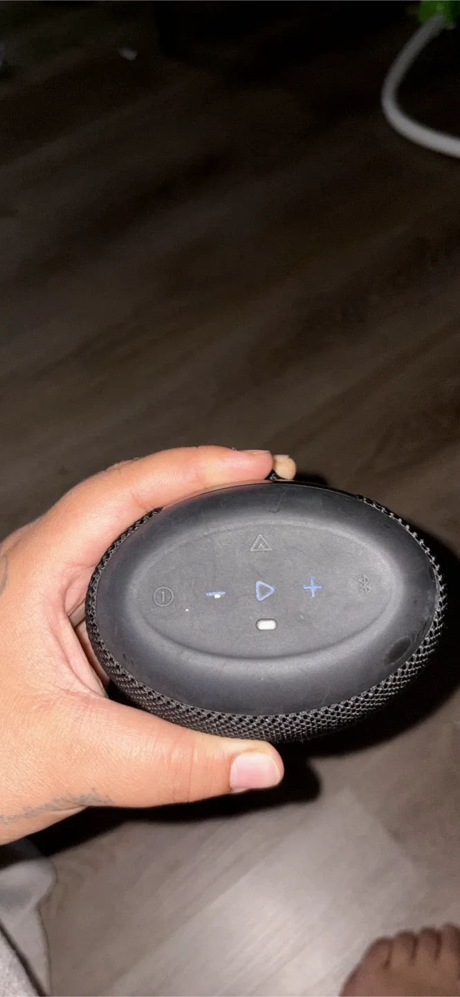 iHome iBT700 Bluetooth Speaker image indicator(4)