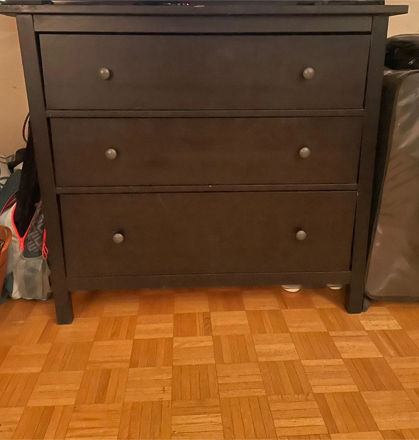 Dressing table with 3 drawers thumbnail