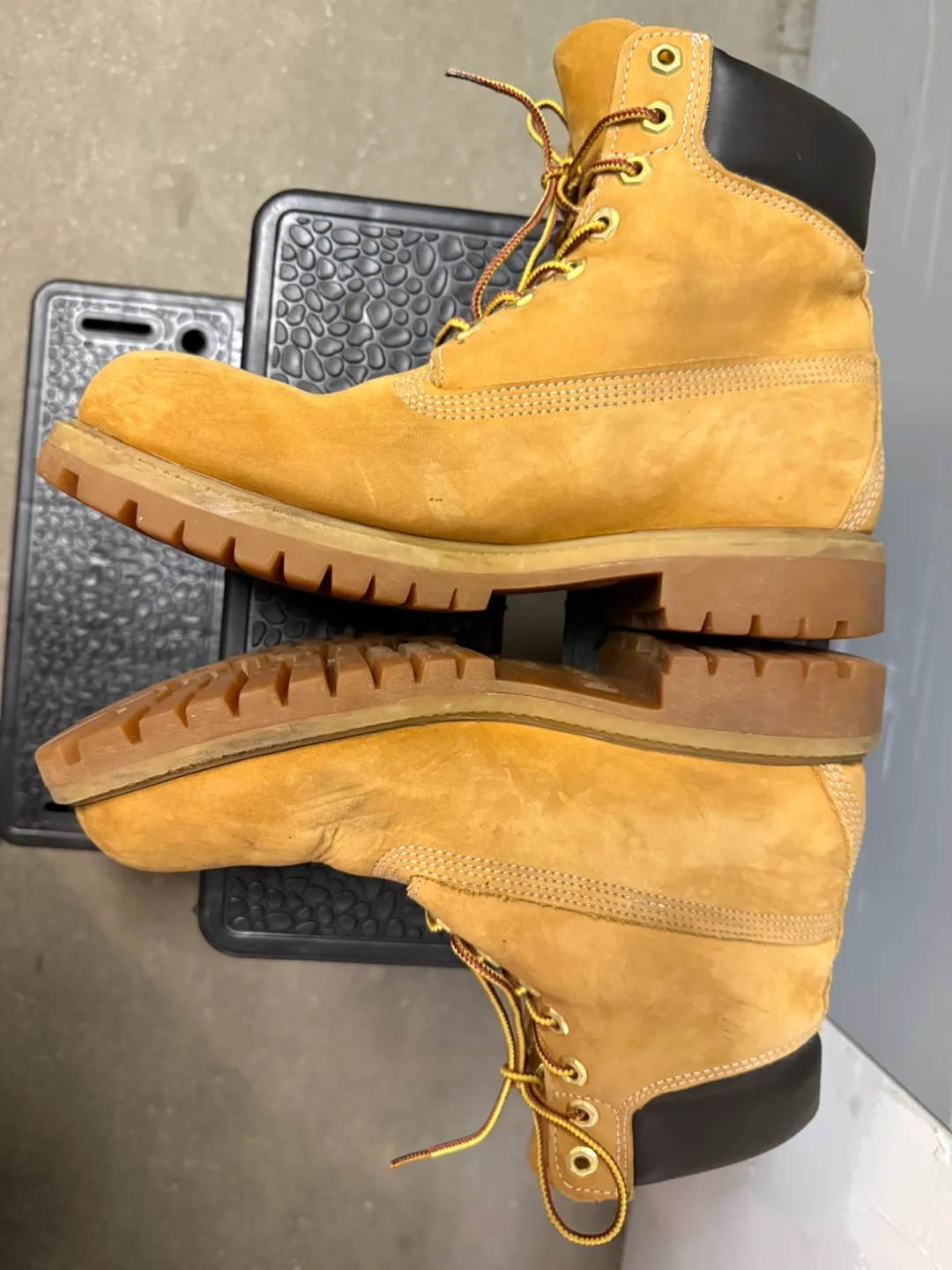 Timberland Boots - Size 8 for Men image indicator(9)