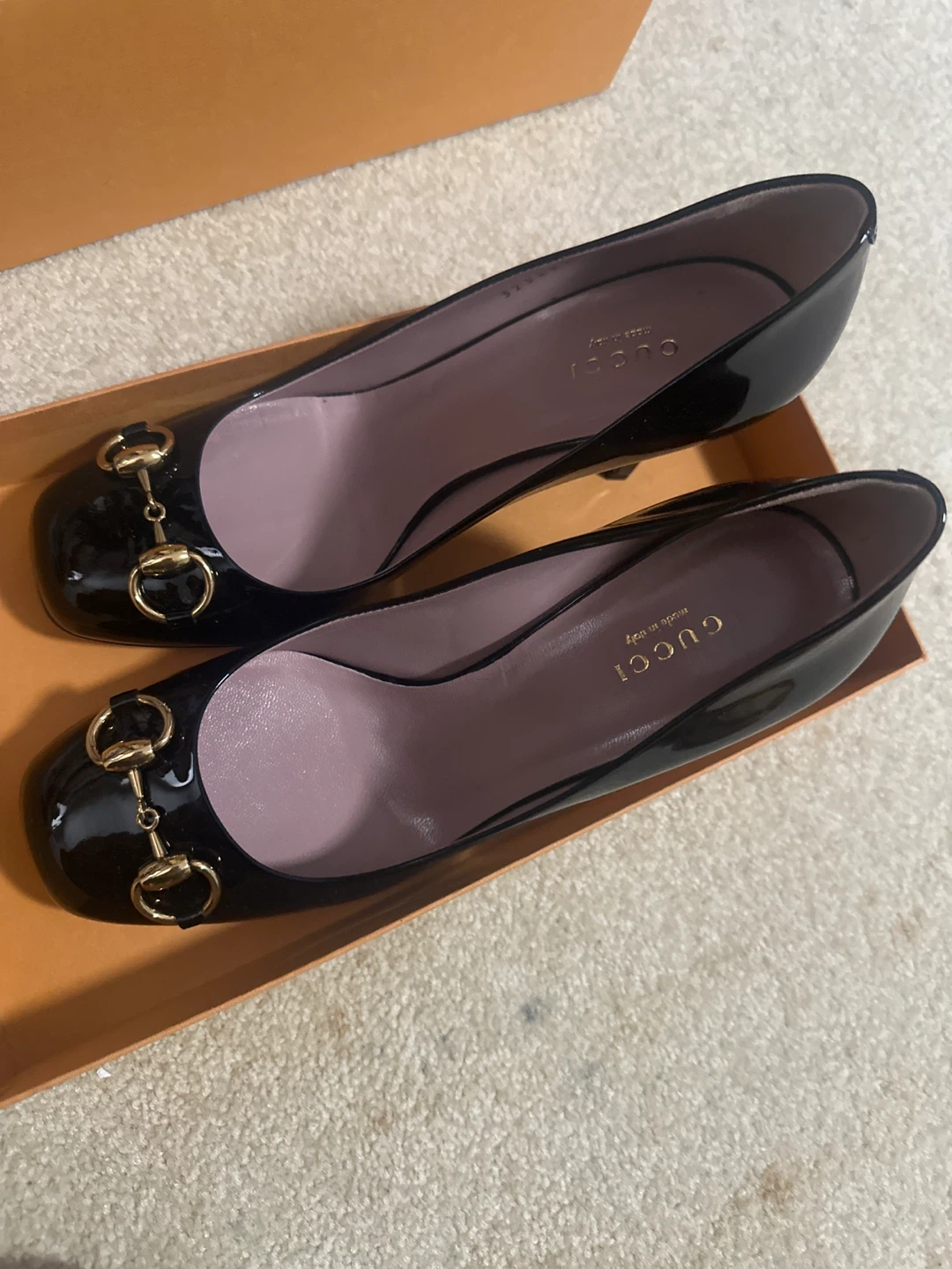 Gucci Black Patent Leather Heels, Size 37.5 - photo 3