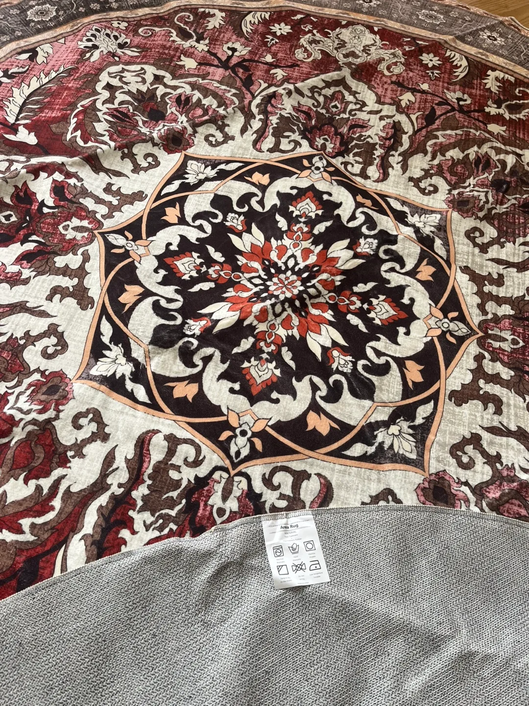 Brand New 6ft Round Rug image indicator(2)