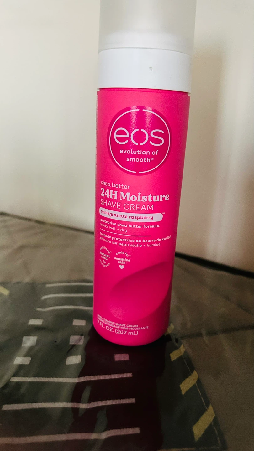 EOS 24H Moisture Shave Cream - Pomegranate Raspberry