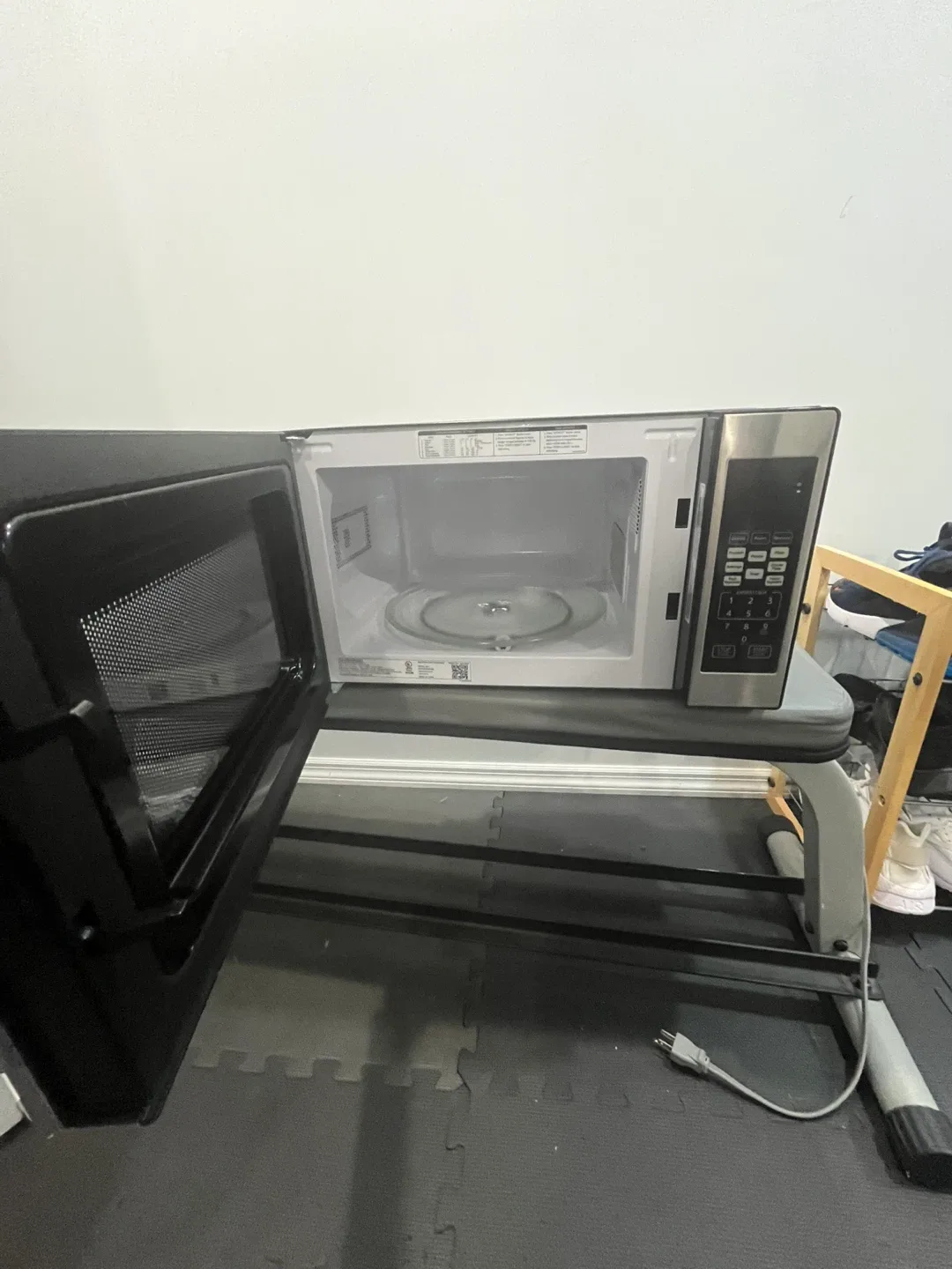 Black+Decker Microwave Oven image indicator(2)