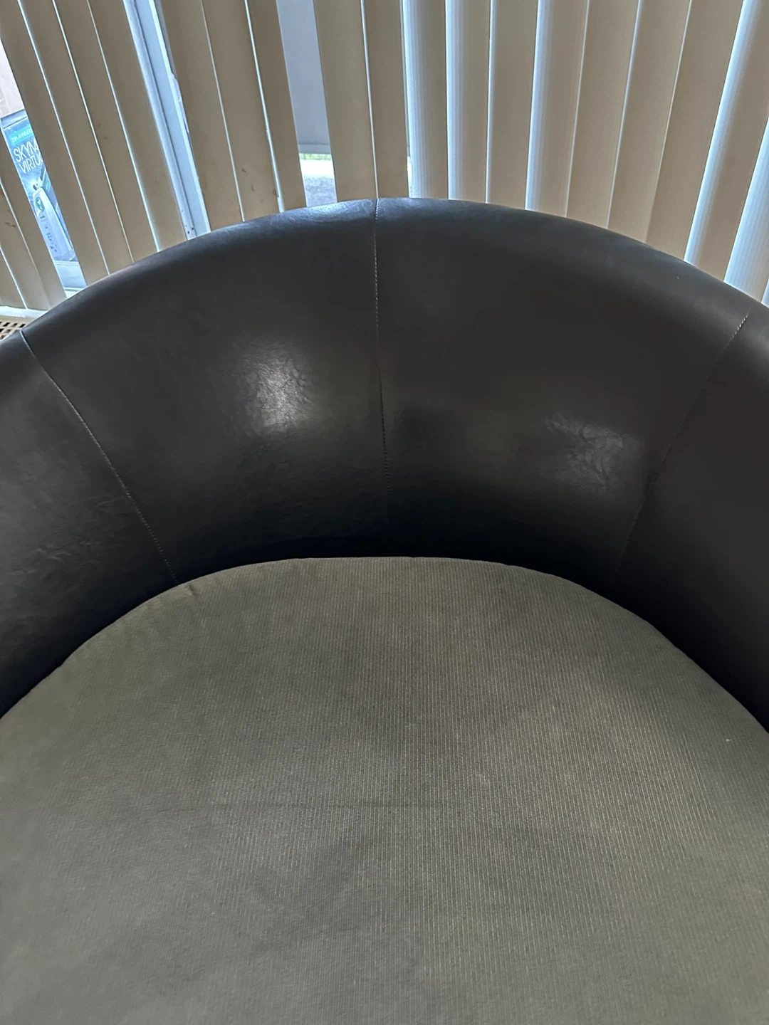 Round Swivel Chair - Black Leather & Grey Fabric - photo 3