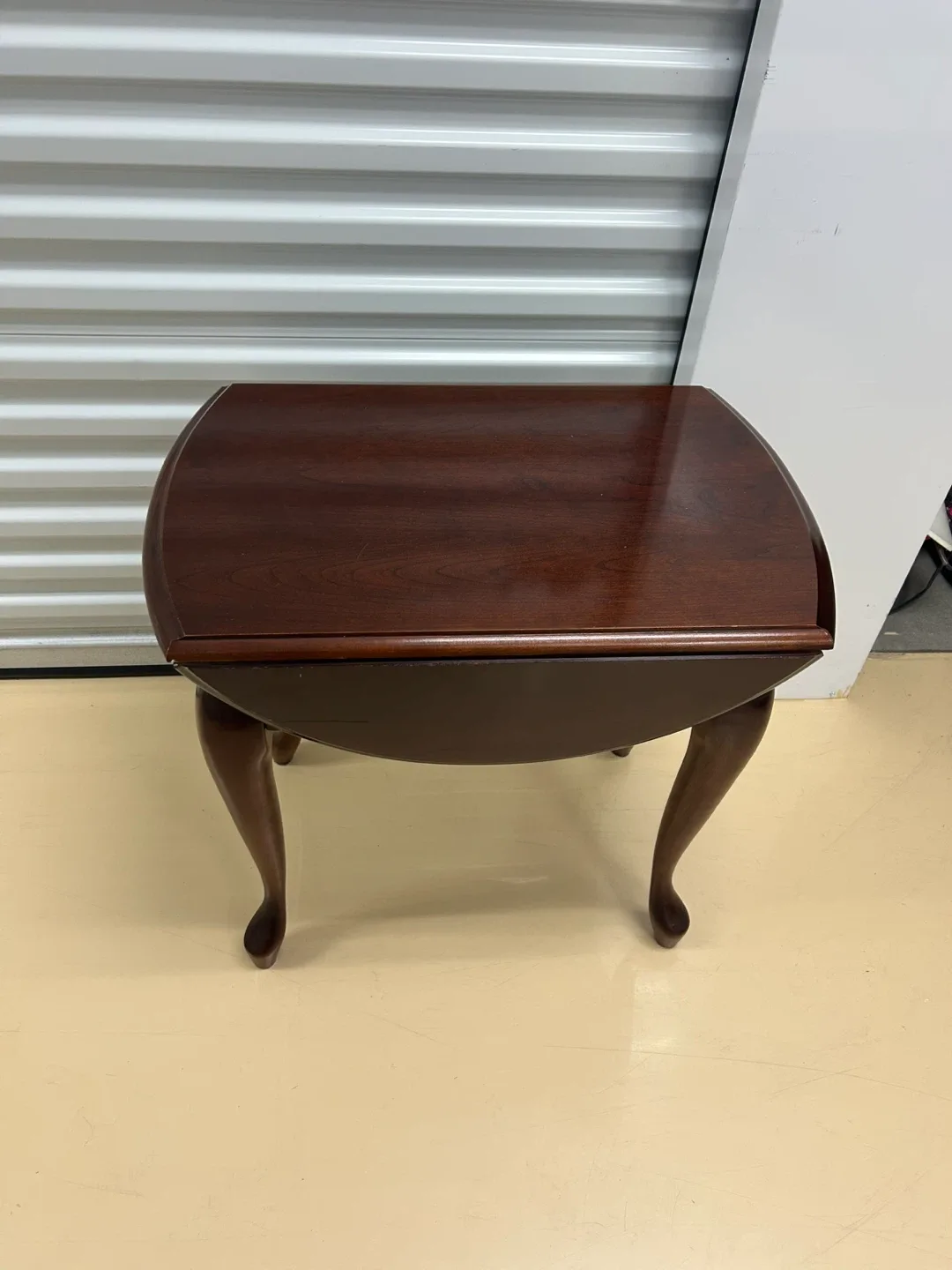 Dark Wood Round Side Table image indicator(4)