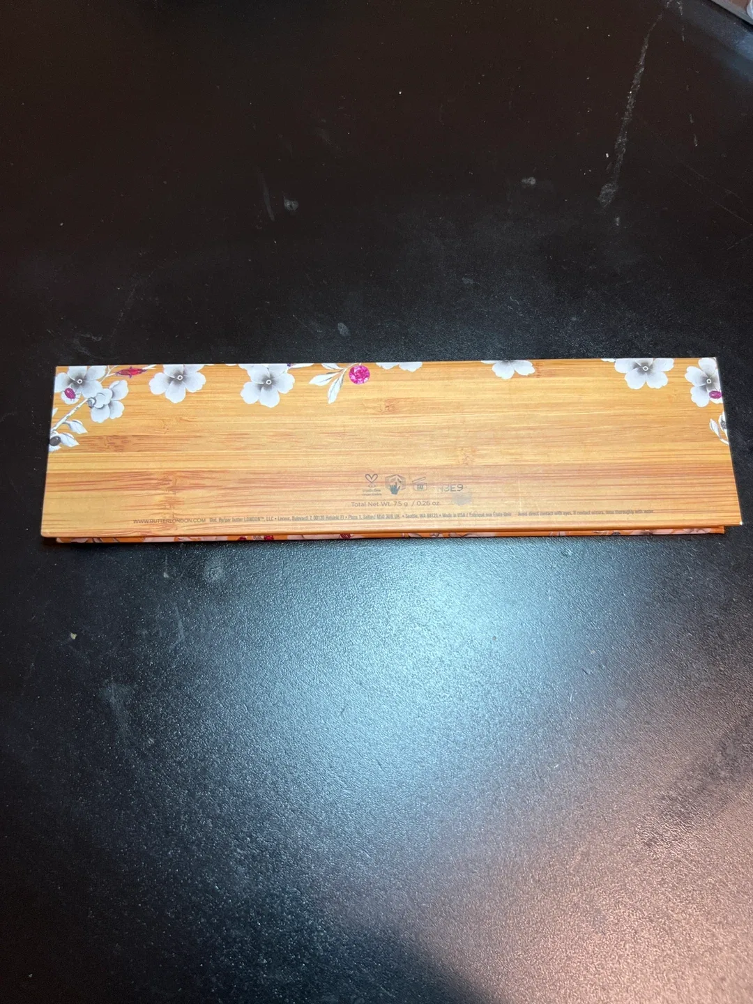 butter LONDON Natural Goddess Eyeshadow Palette image indicator(3)