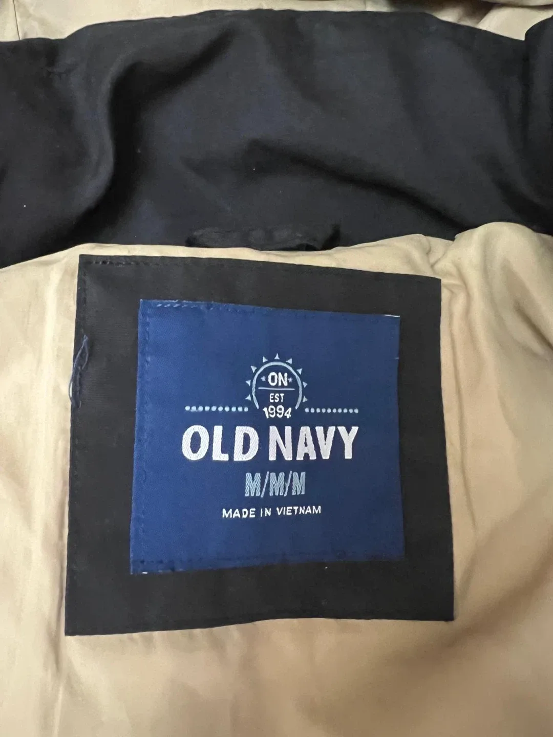 Old Navy Black Puffer Jacket - Size M image indicator(4)