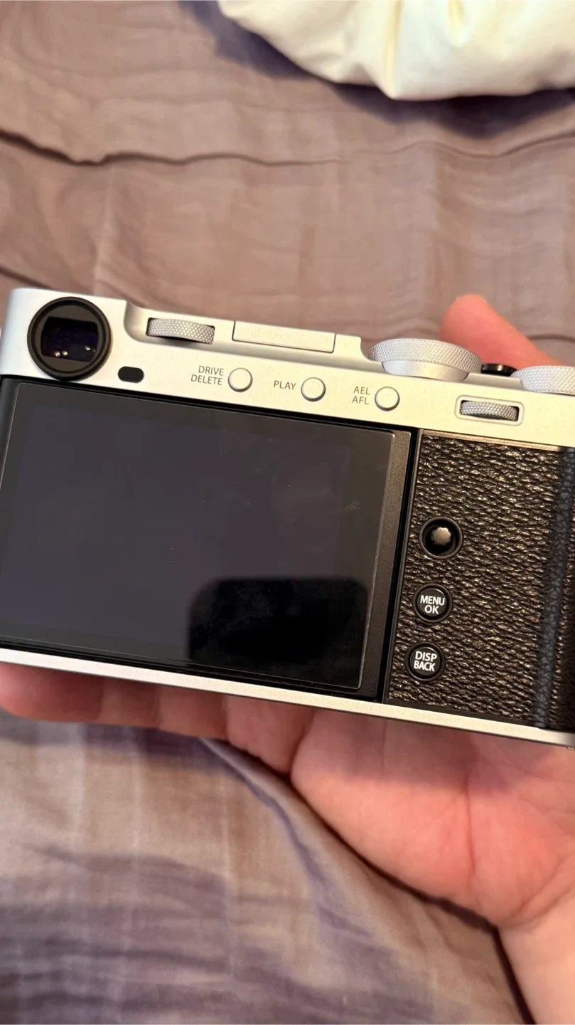 Fujifilm X-E5 Silver Body Only image indicator(5)