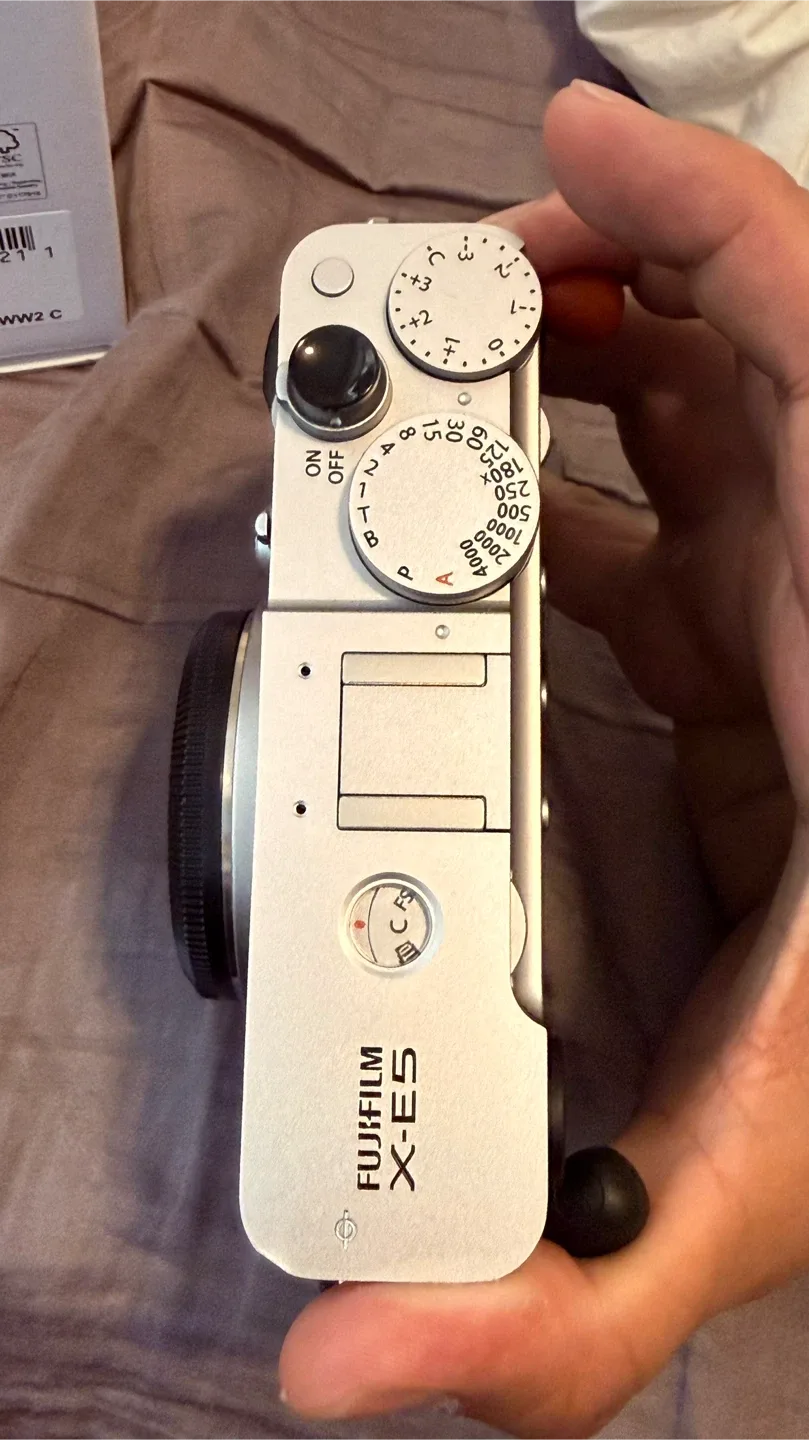 Fujifilm X-E5 Silver Body Only image indicator(3)