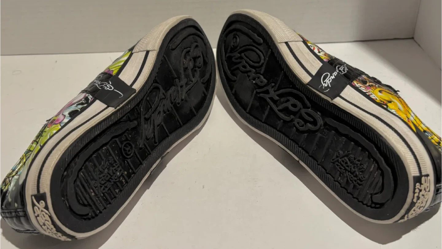 Ed Hardy Black Graphic Low Top Sneakers - Size 5 image indicator(5)