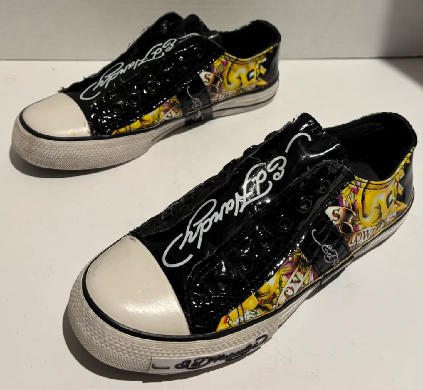 Ed Hardy Black Graphic Low Top Sneakers - Size 5 image indicator(2)