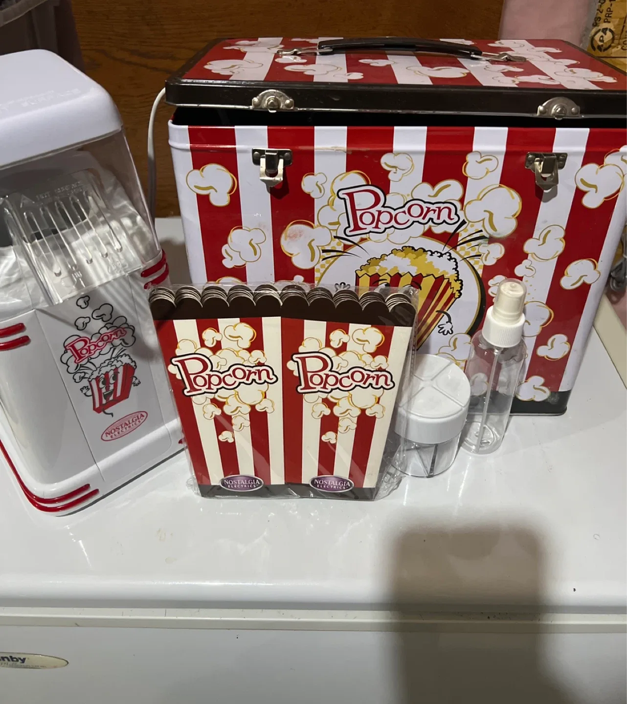 Nostalgia Electrics Popcorn Maker Set image indicator(3)
