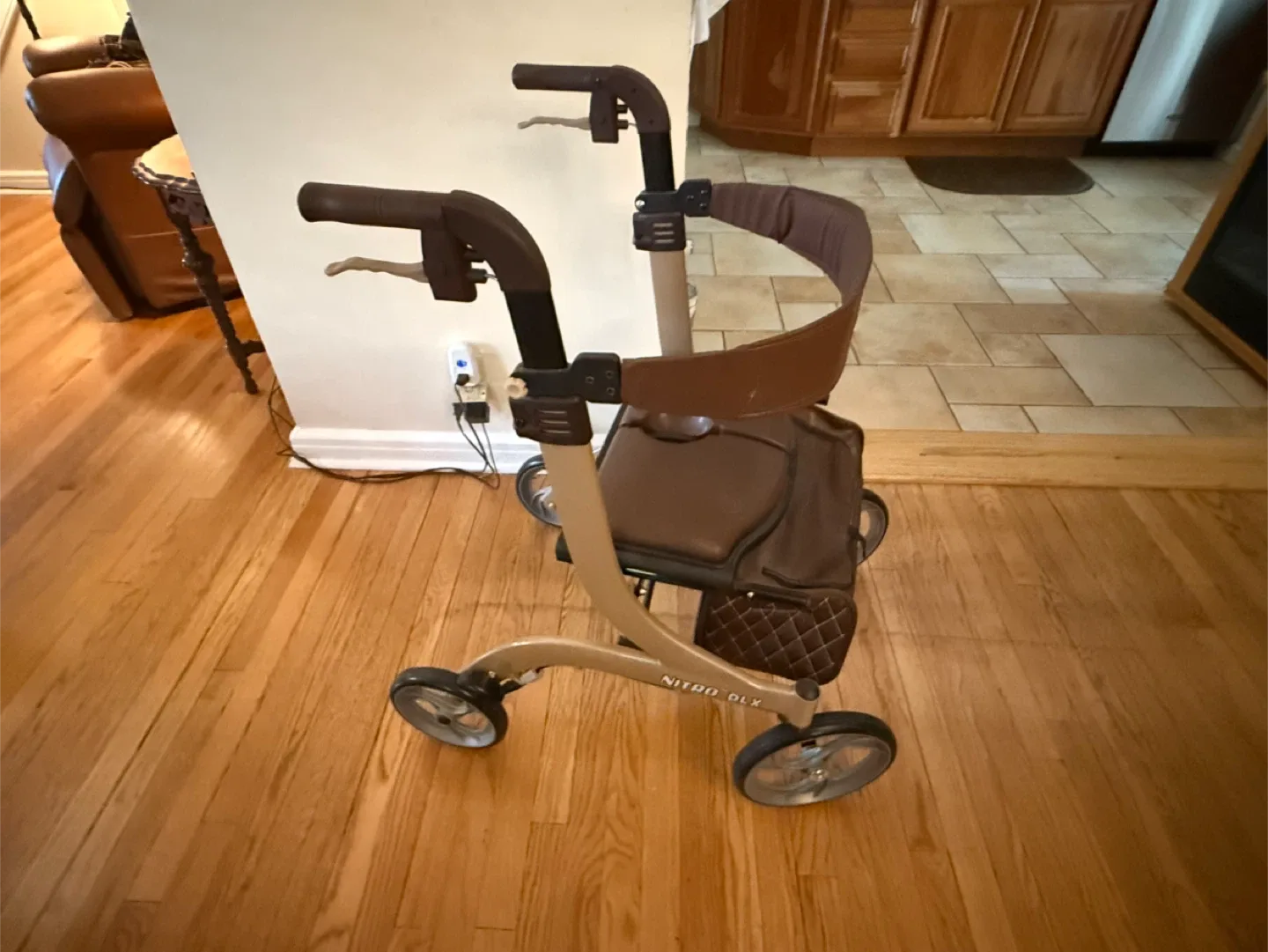 Drive Medical Nitro DLX Euro Style Folding Walker Rollators image indicator(3)