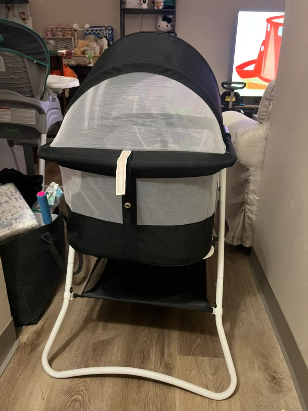 Black Baby Bassinet - Excellent Condition image indicator(3)