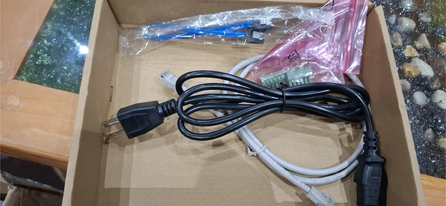 Security Camera System with DVR (6 Cameras) image indicator(6)