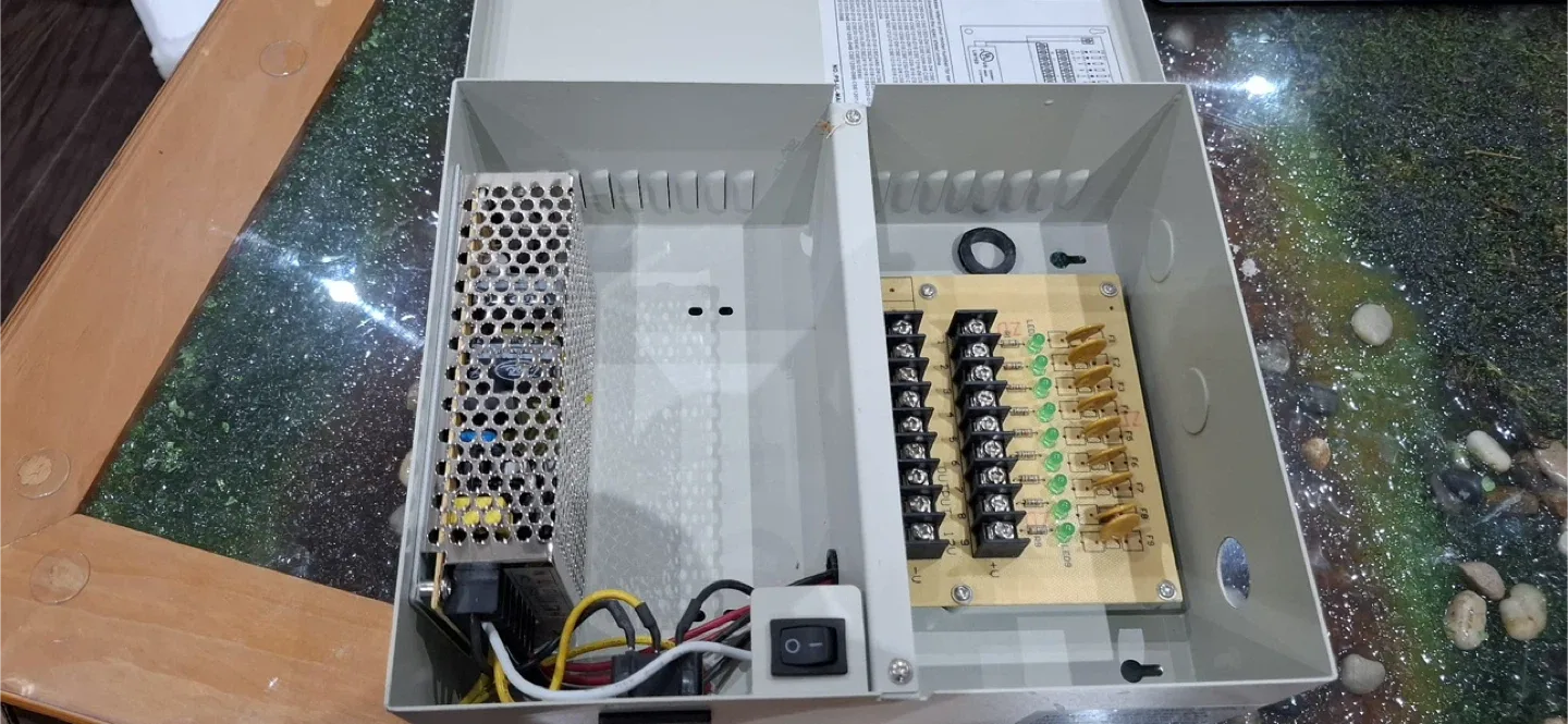 Security Camera System with DVR (6 Cameras) image indicator(10)