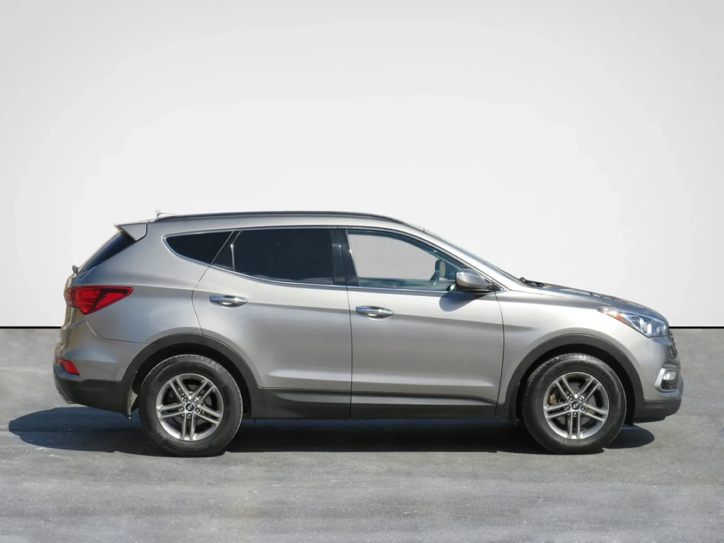 2017 Hyundai Santa Fe Sport SUV image indicator(2)