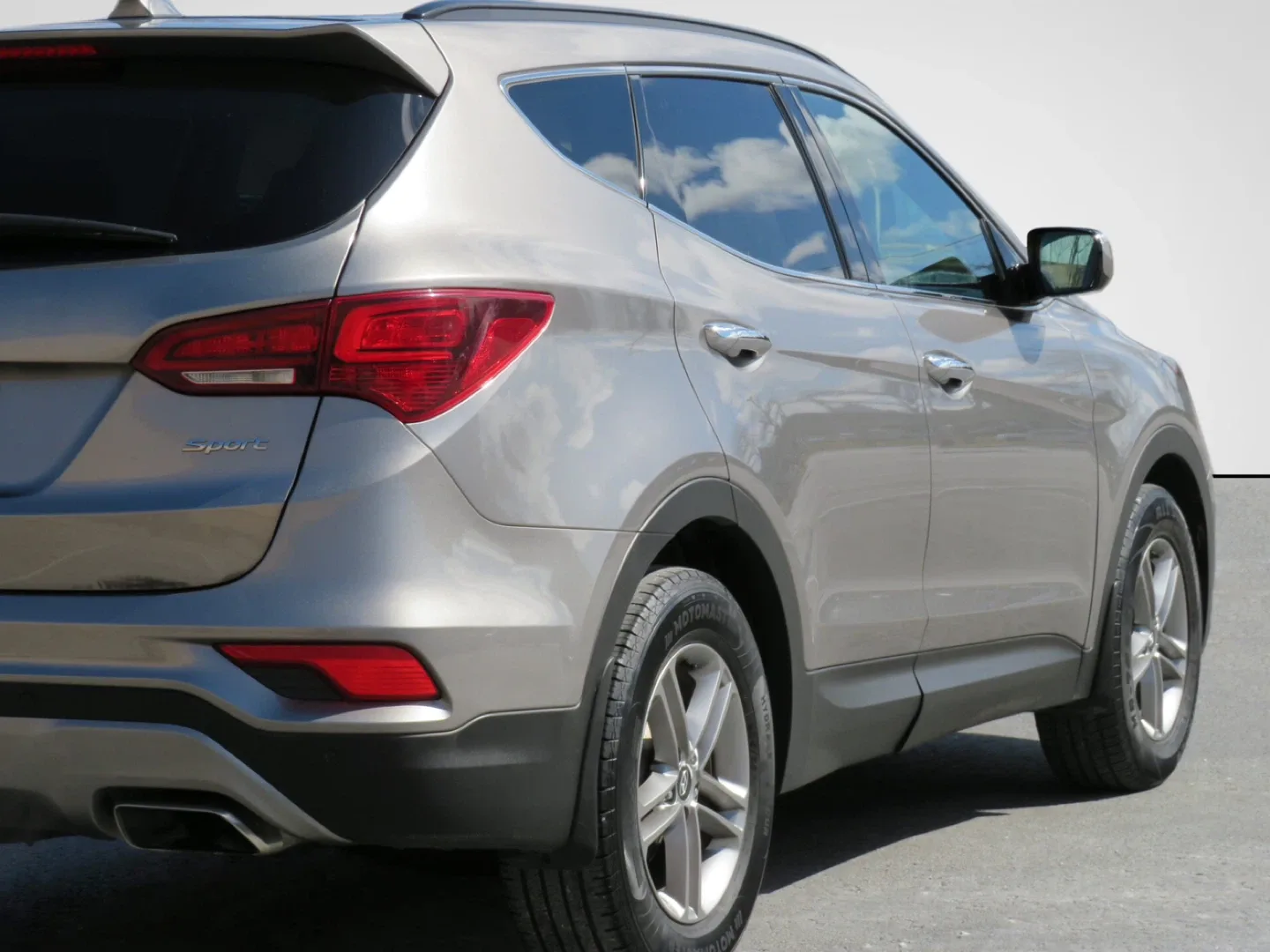 2017 Hyundai Santa Fe Sport SUV image indicator(3)