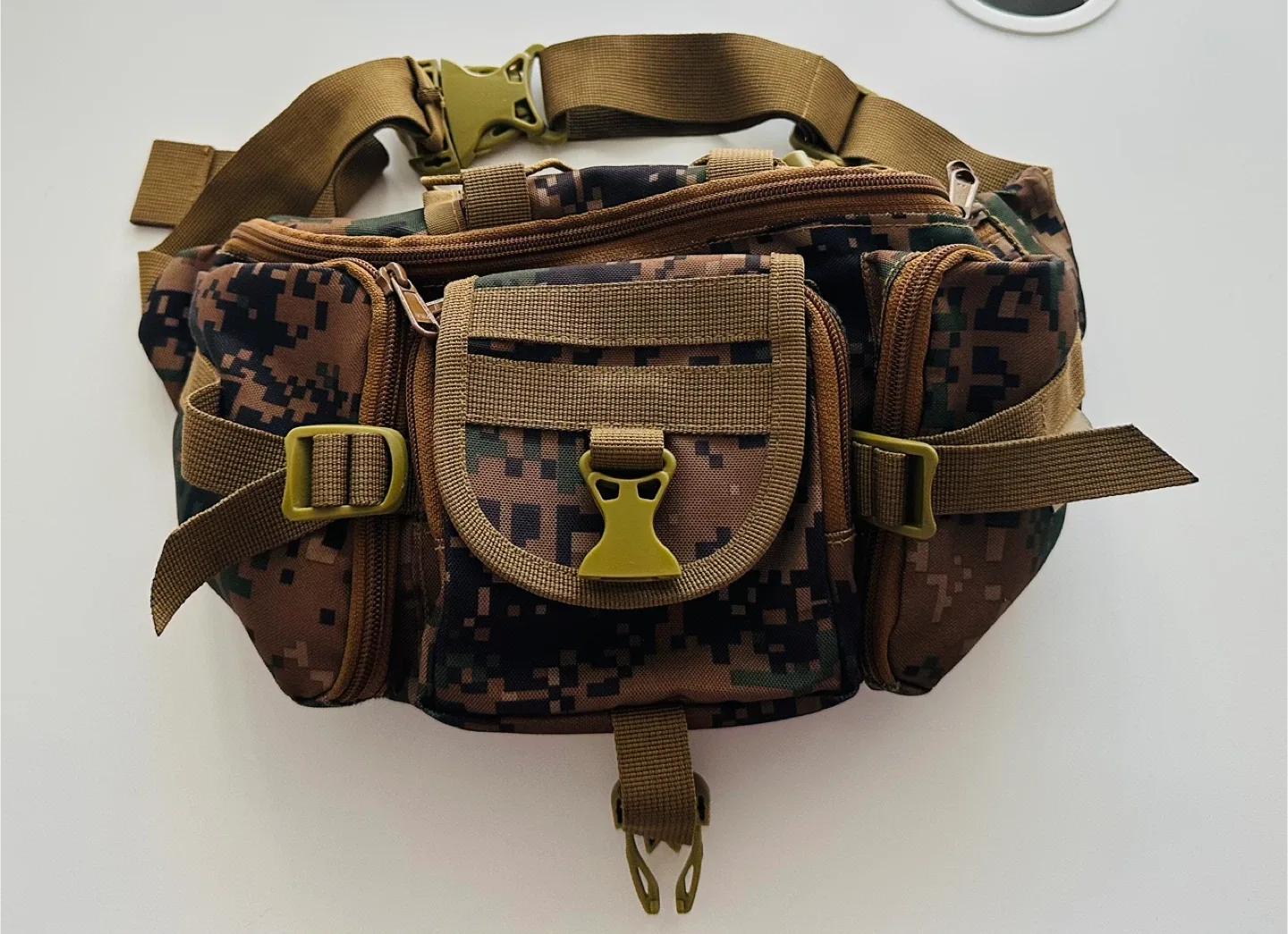 Crossbody waist bag thumbnail