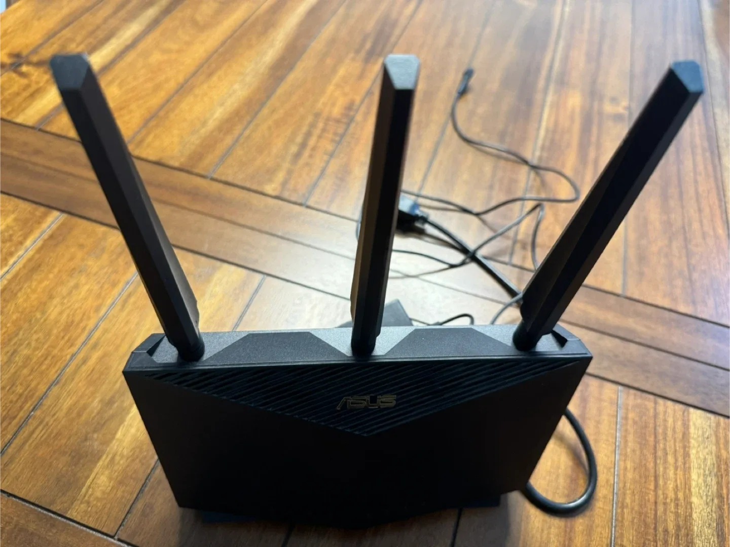 Asus RT-AX86U Pro - Excellent Condition image indicator(2)