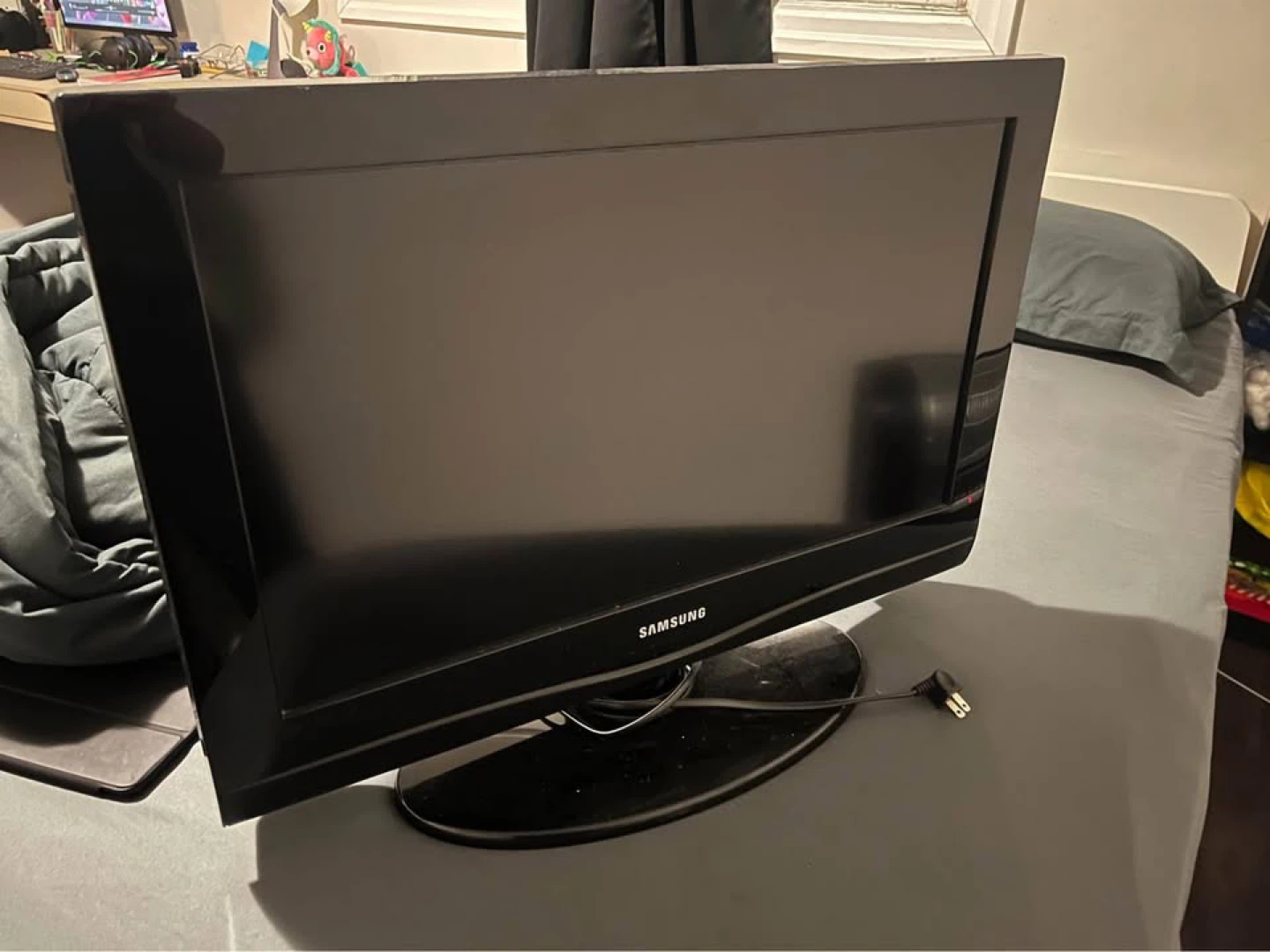 Samsung LN26C350 26" LCD TV 🥕