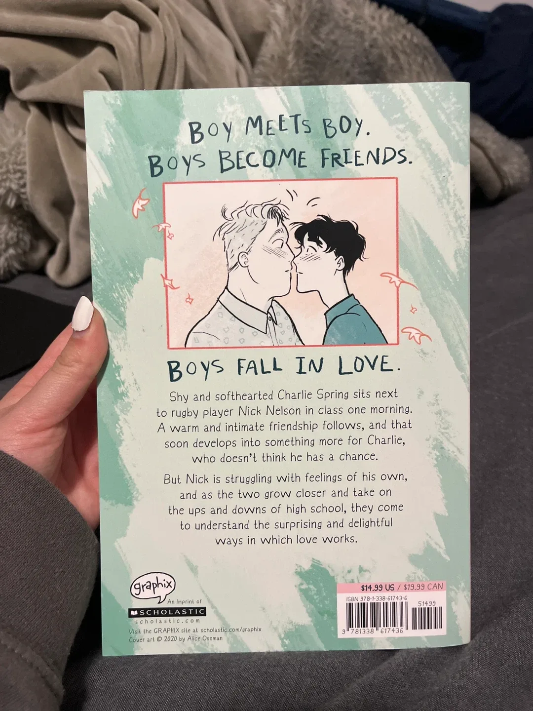 Heartstopper Volume 1 by Alice Oseman image indicator(2)