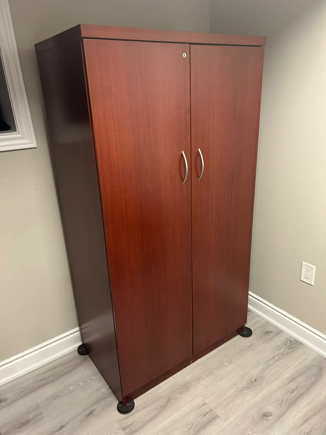 Wardrobe/Storage cabinet thumbnail