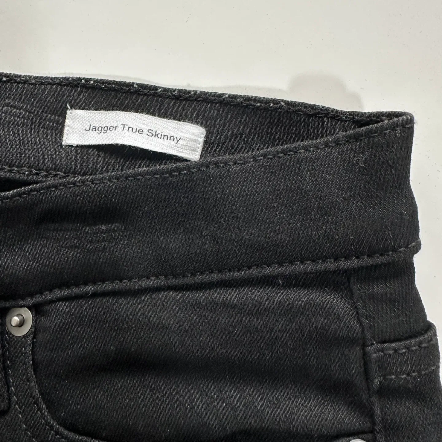FRAME Denim Black Jagger True Skinny Jeans, Size 31 image indicator(4)