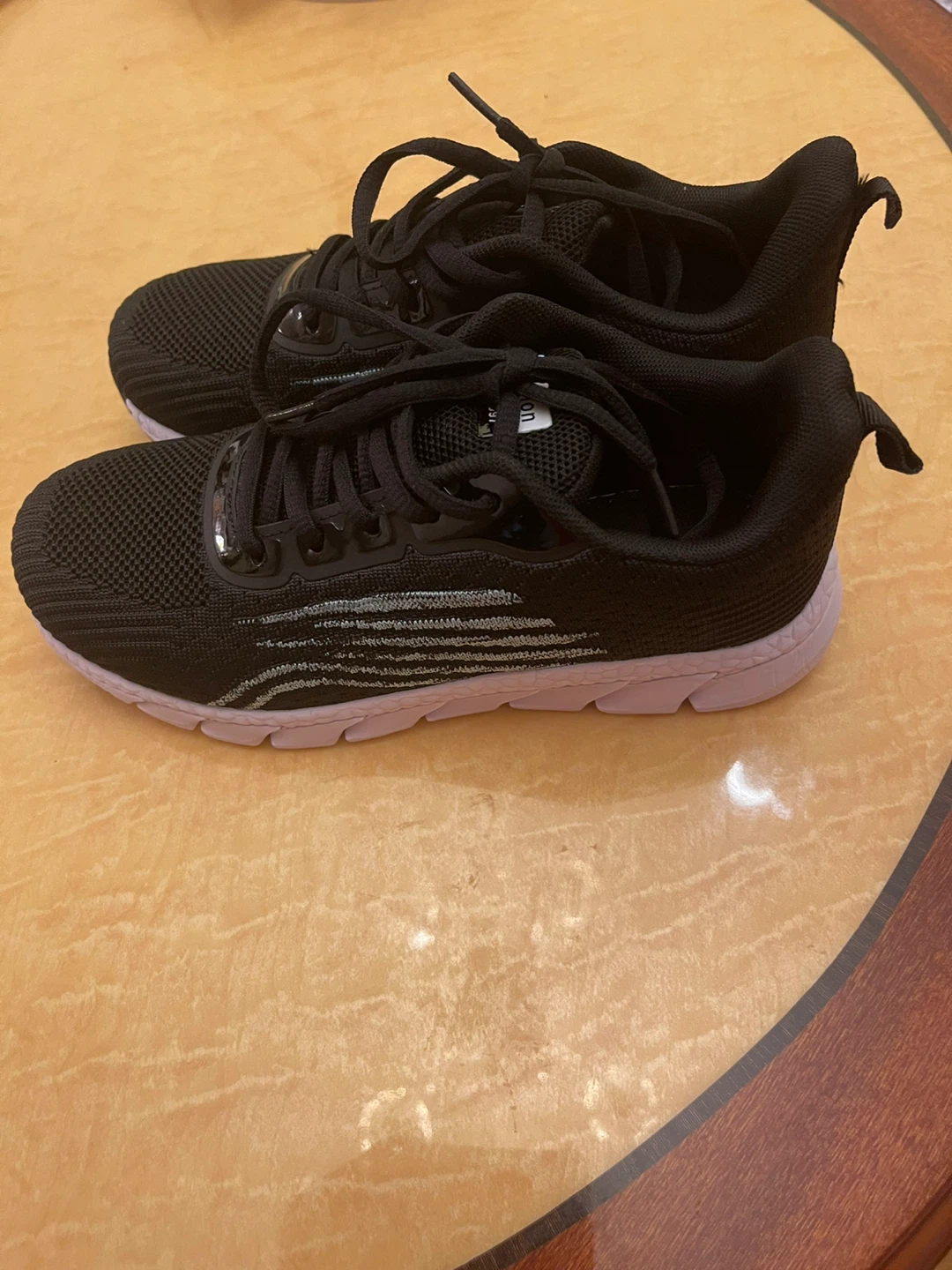 Black Fashion Sneakers Size 6