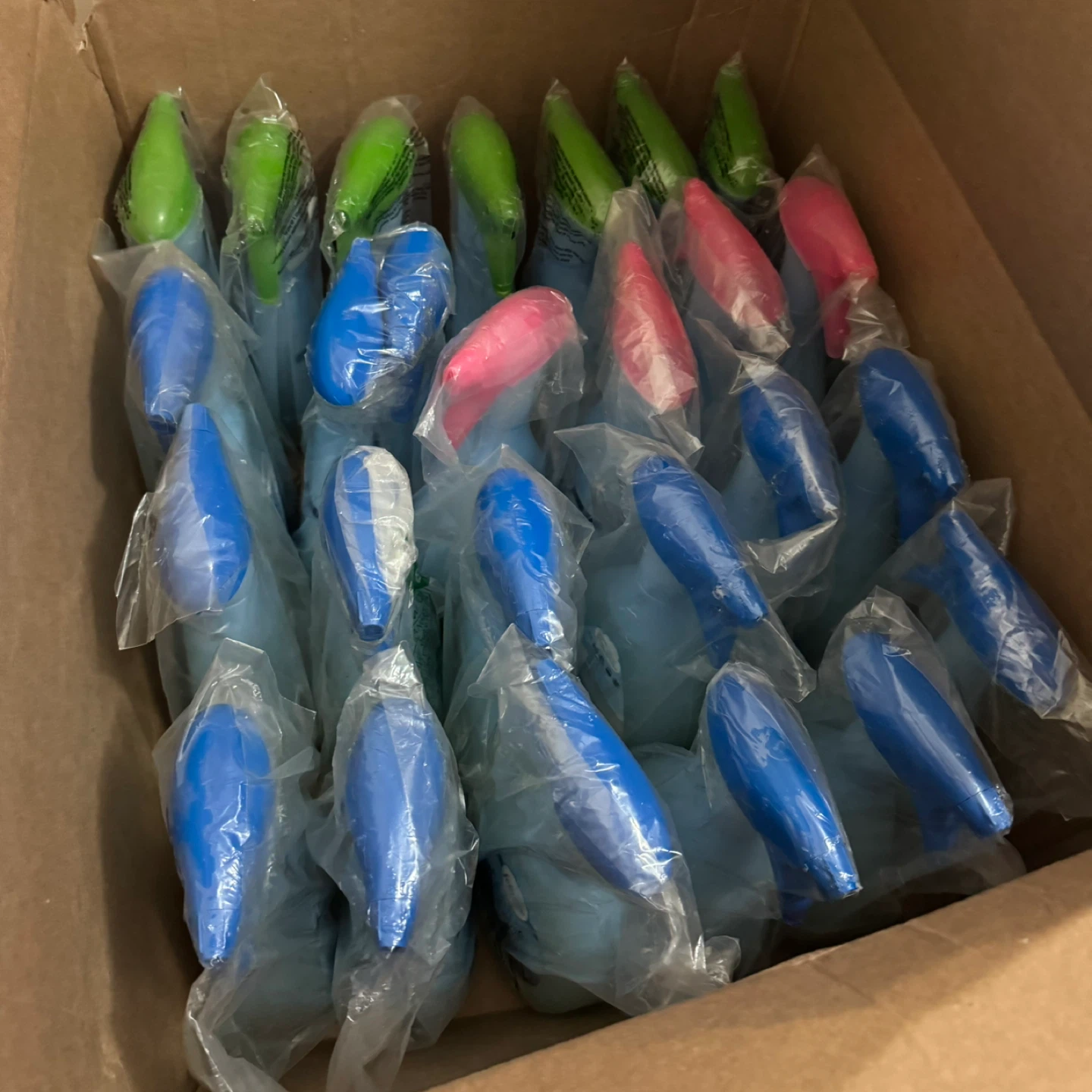 Bulk 25 pcs Febreze Fabric Refresher - Downy April Fresh - photo 3