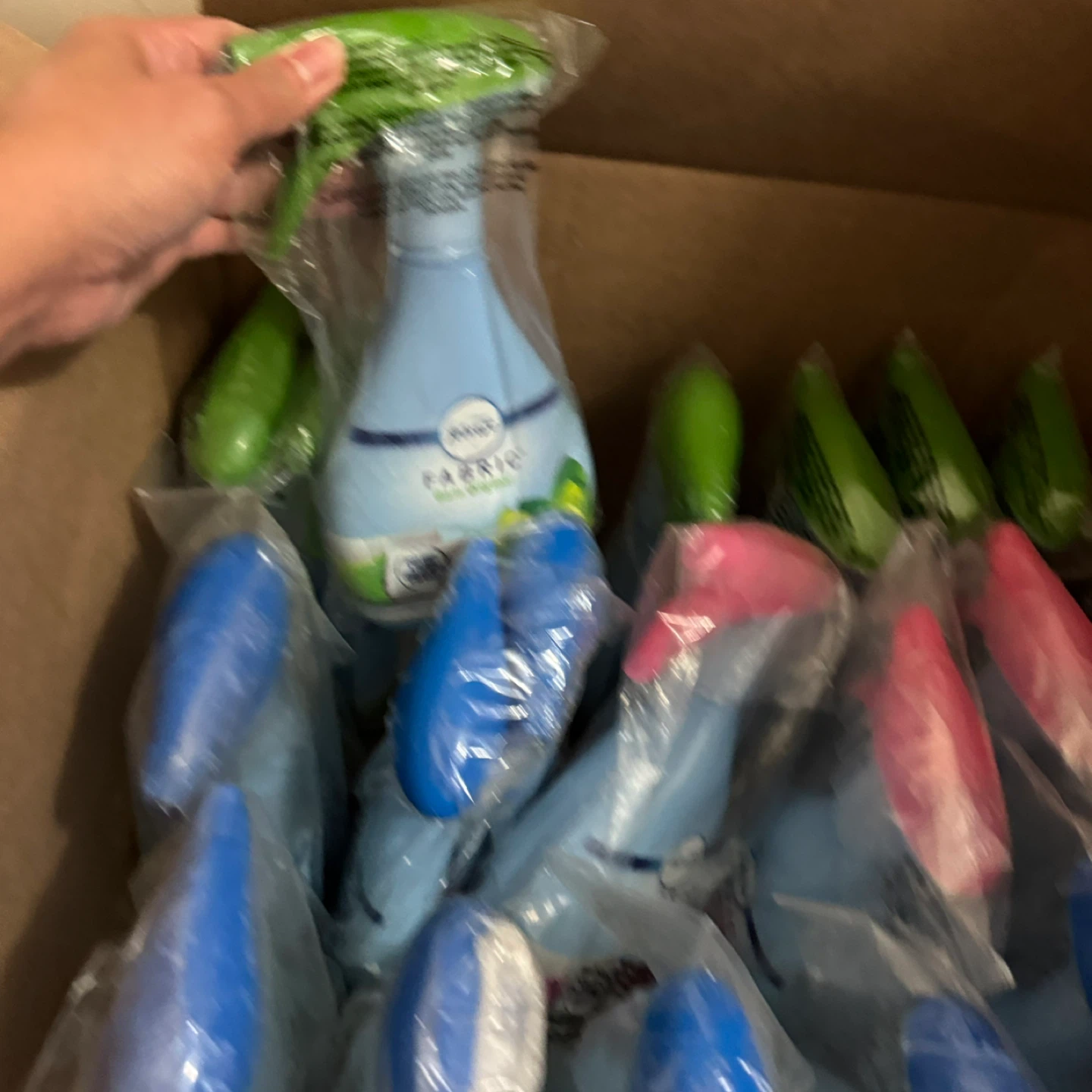 Bulk 25 pcs Febreze Fabric Refresher - Downy April Fresh - photo 2