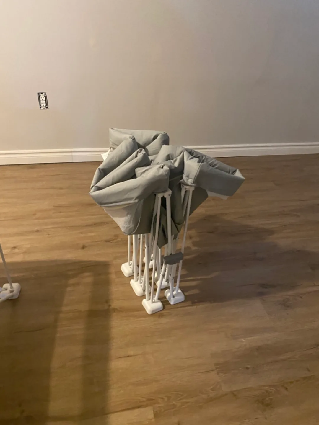 Regalo My Crib Portable Infant Bassinet image indicator(3)