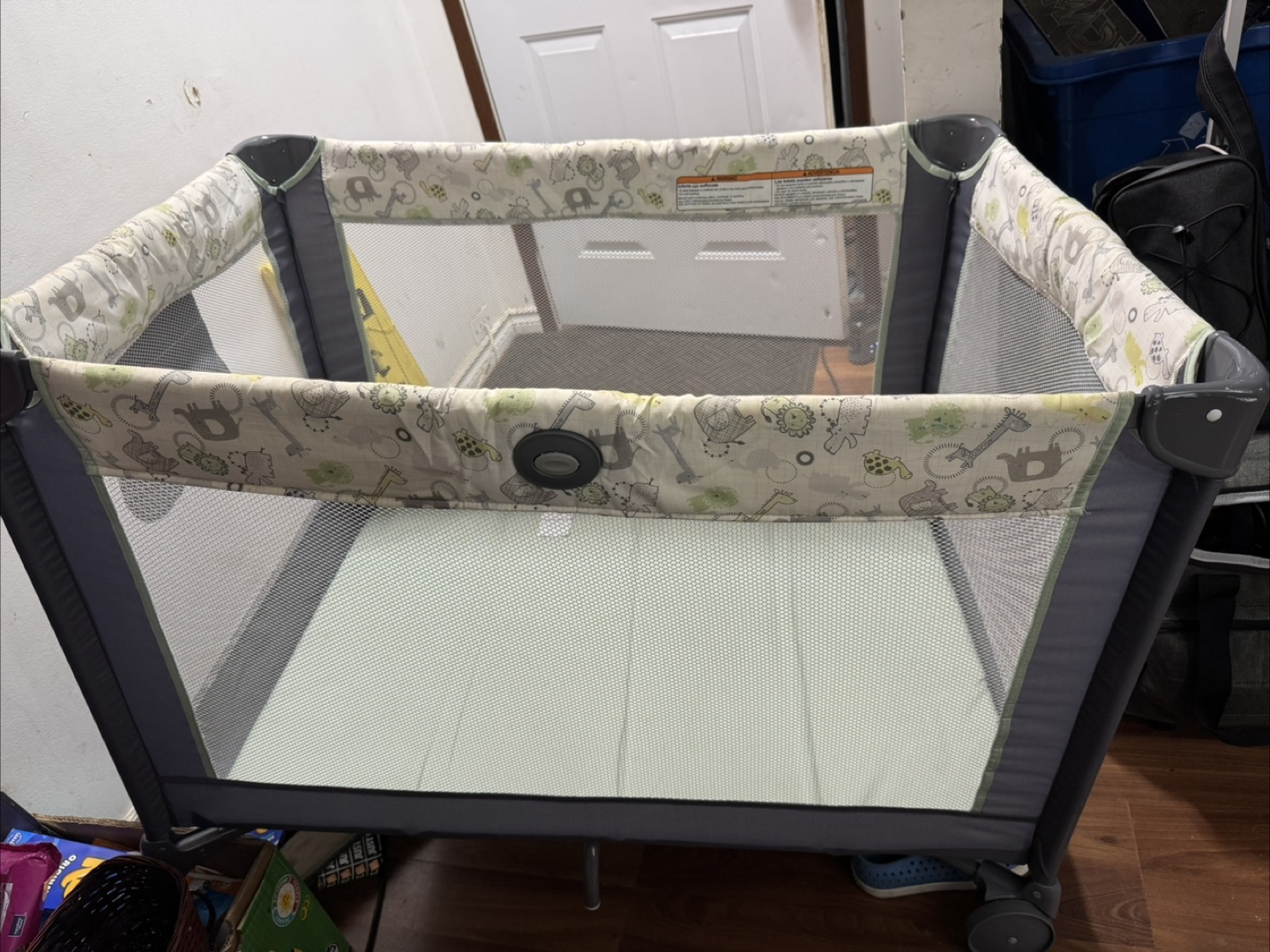 Graco Pack 'n Play Playard - Portable Playpen