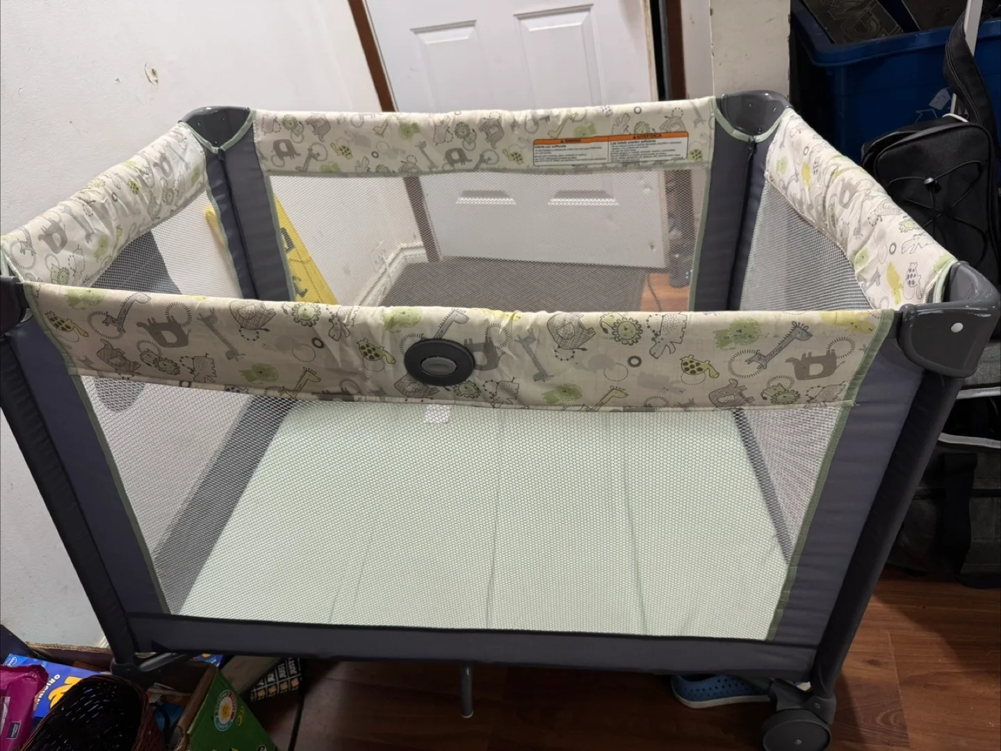 Graco Pack 'n Play Playard - Portable Playpen thumbnail