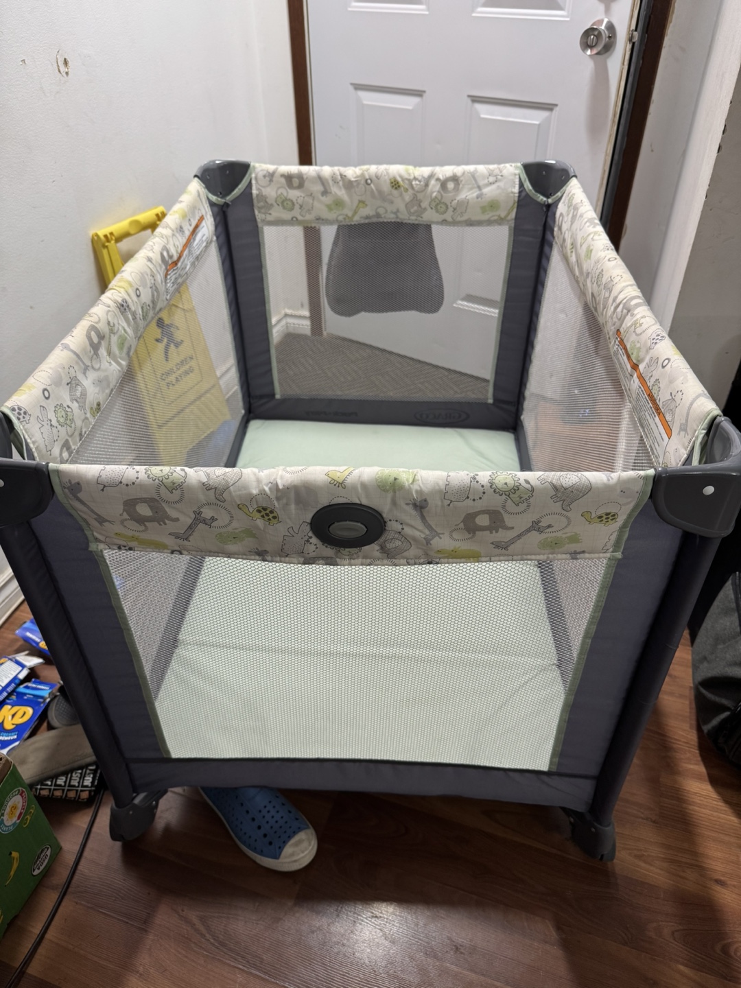 Graco Pack 'n Play Playard - Portable Playpen - photo 2