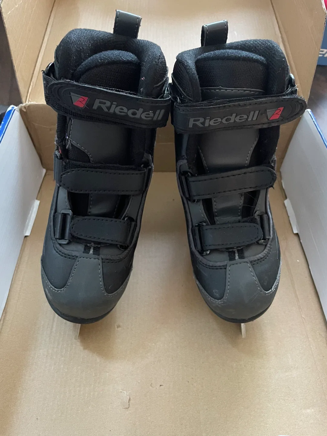 Riedell Black Figure Skates - Size 10J thumbnail