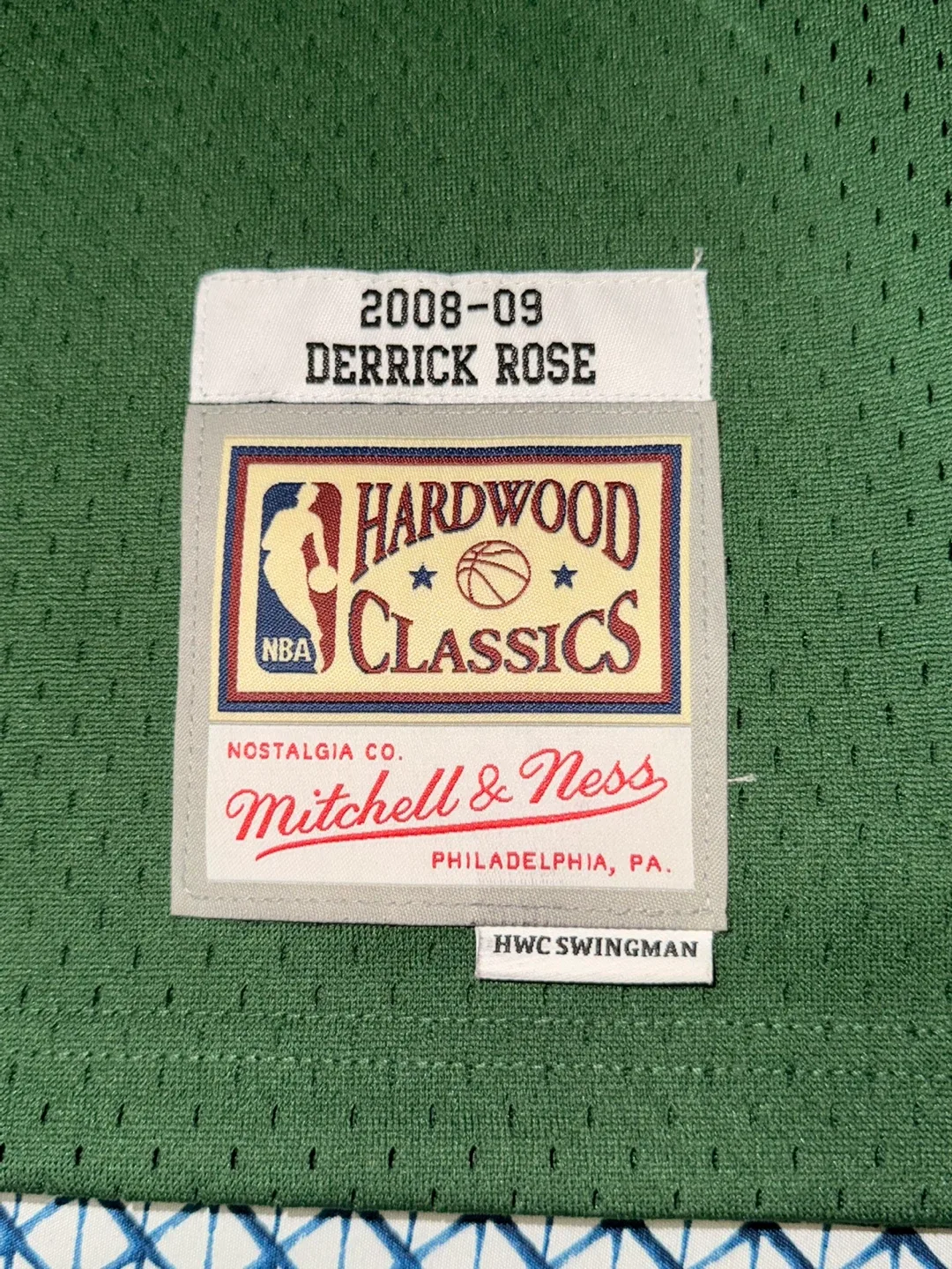 Mitchell & Ness Derrick Rose Chicago Bulls Jersey image indicator(3)